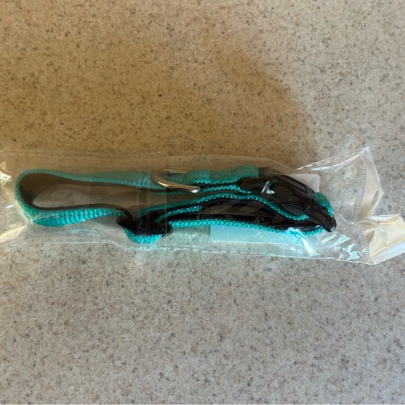 REFLECTIVE DOG COLLAR (NWT) - Picture 2 of 6